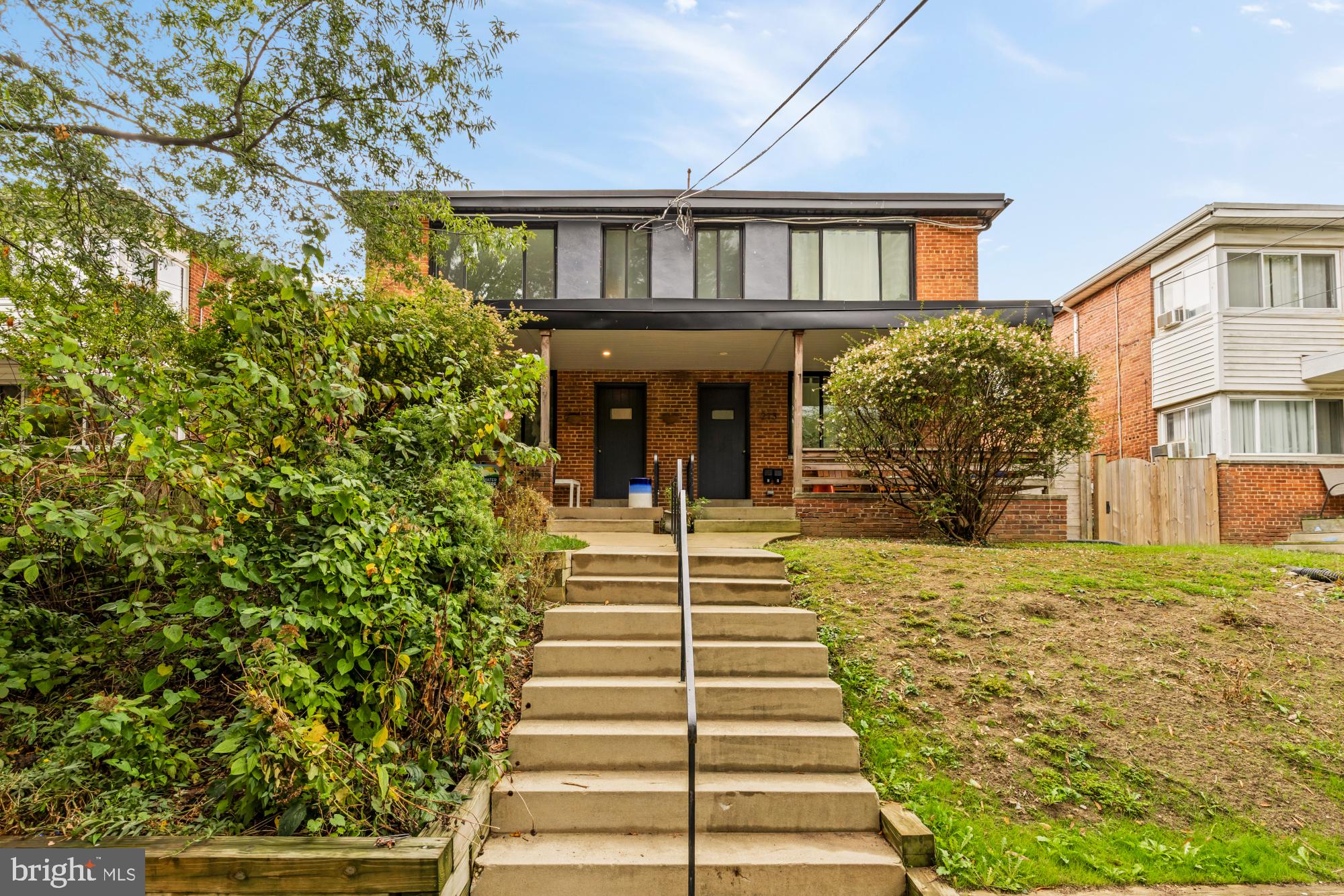 215 HAWAII AVENUE NE