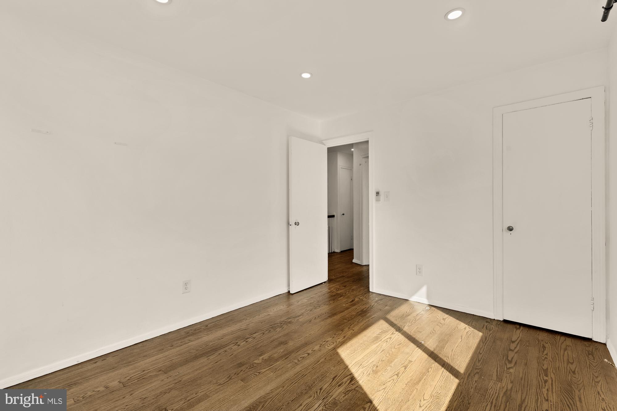 215 HAWAII AVENUE NE