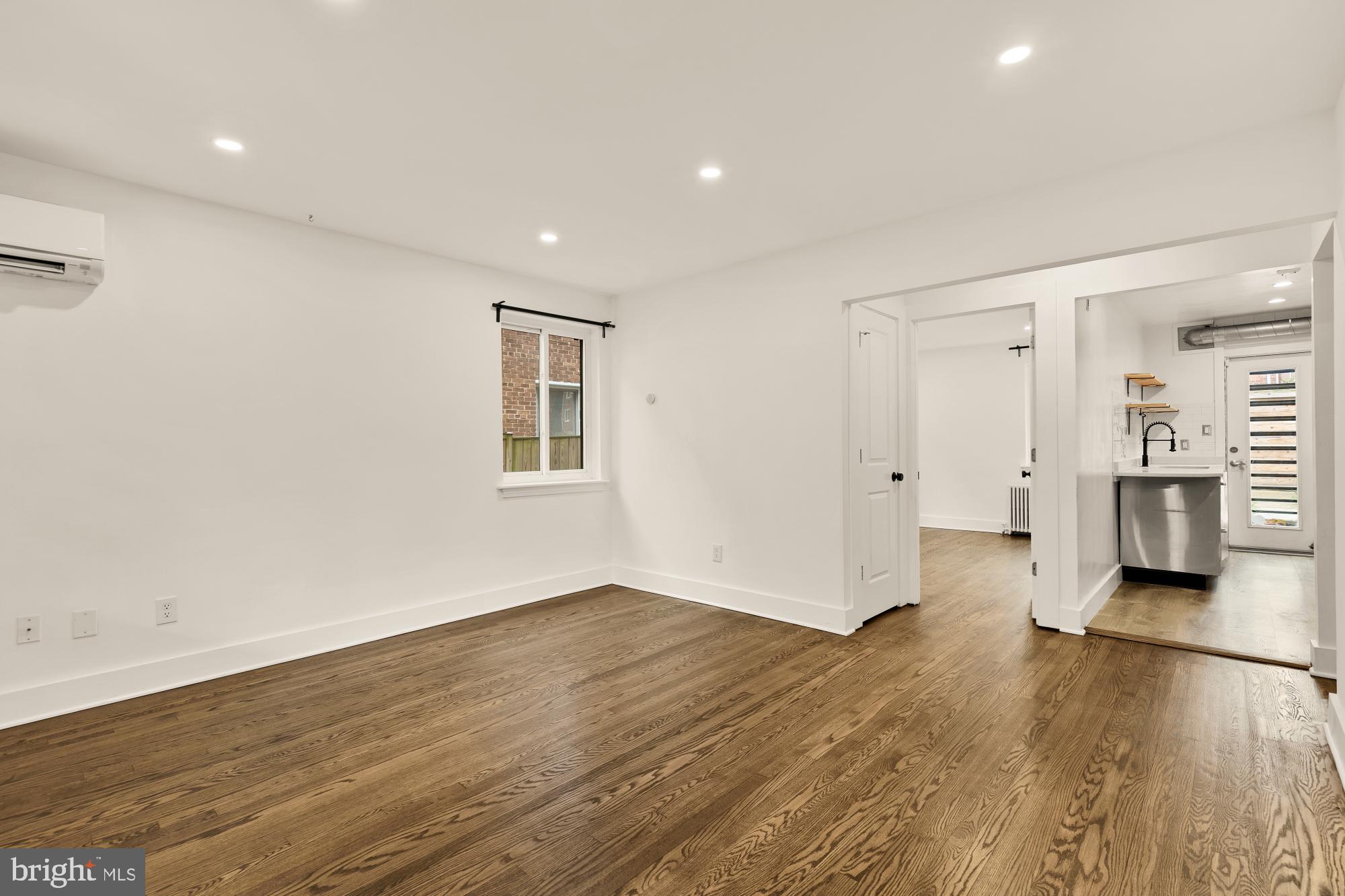 215 HAWAII AVENUE NE