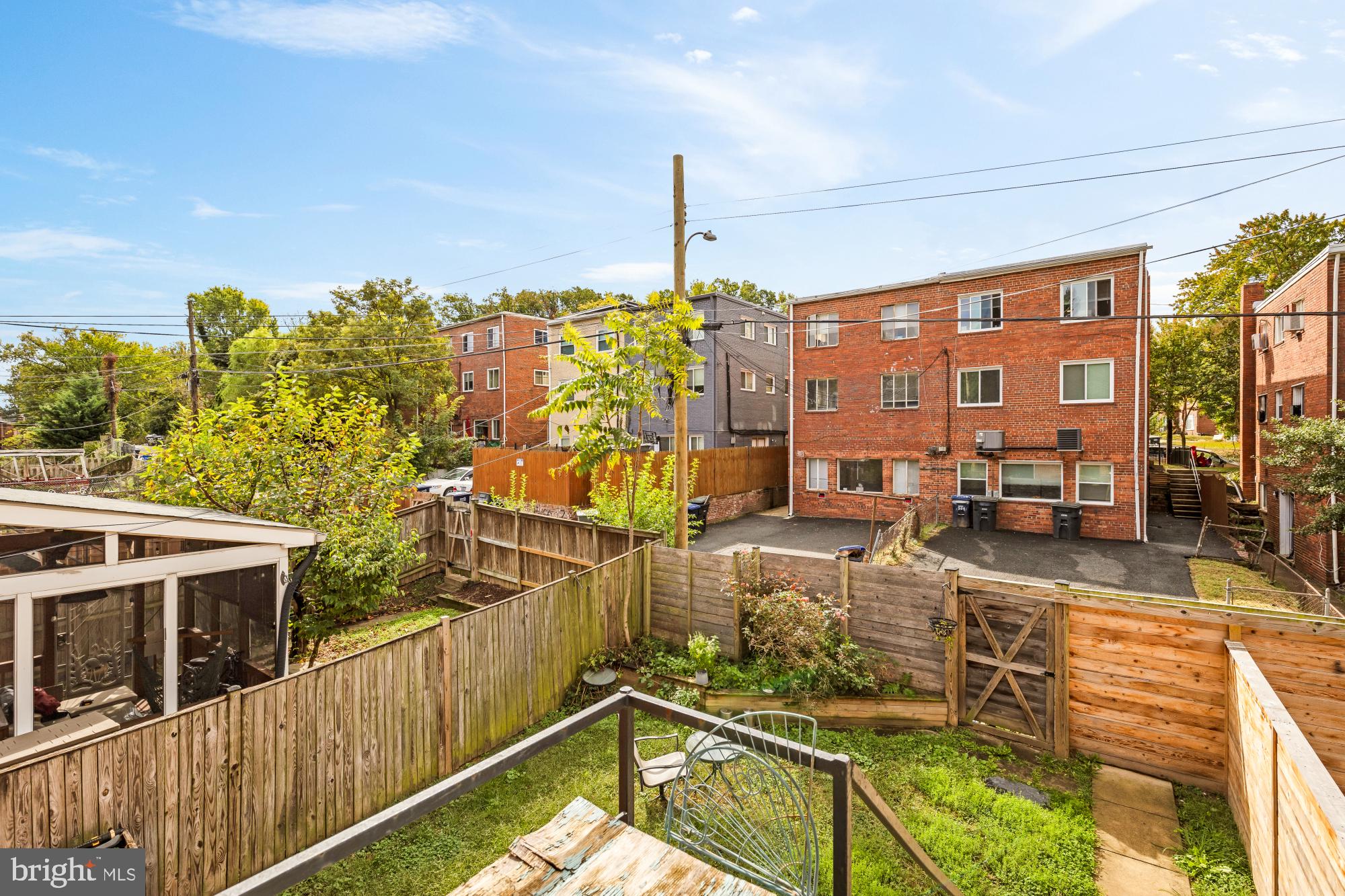 215 HAWAII AVENUE NE