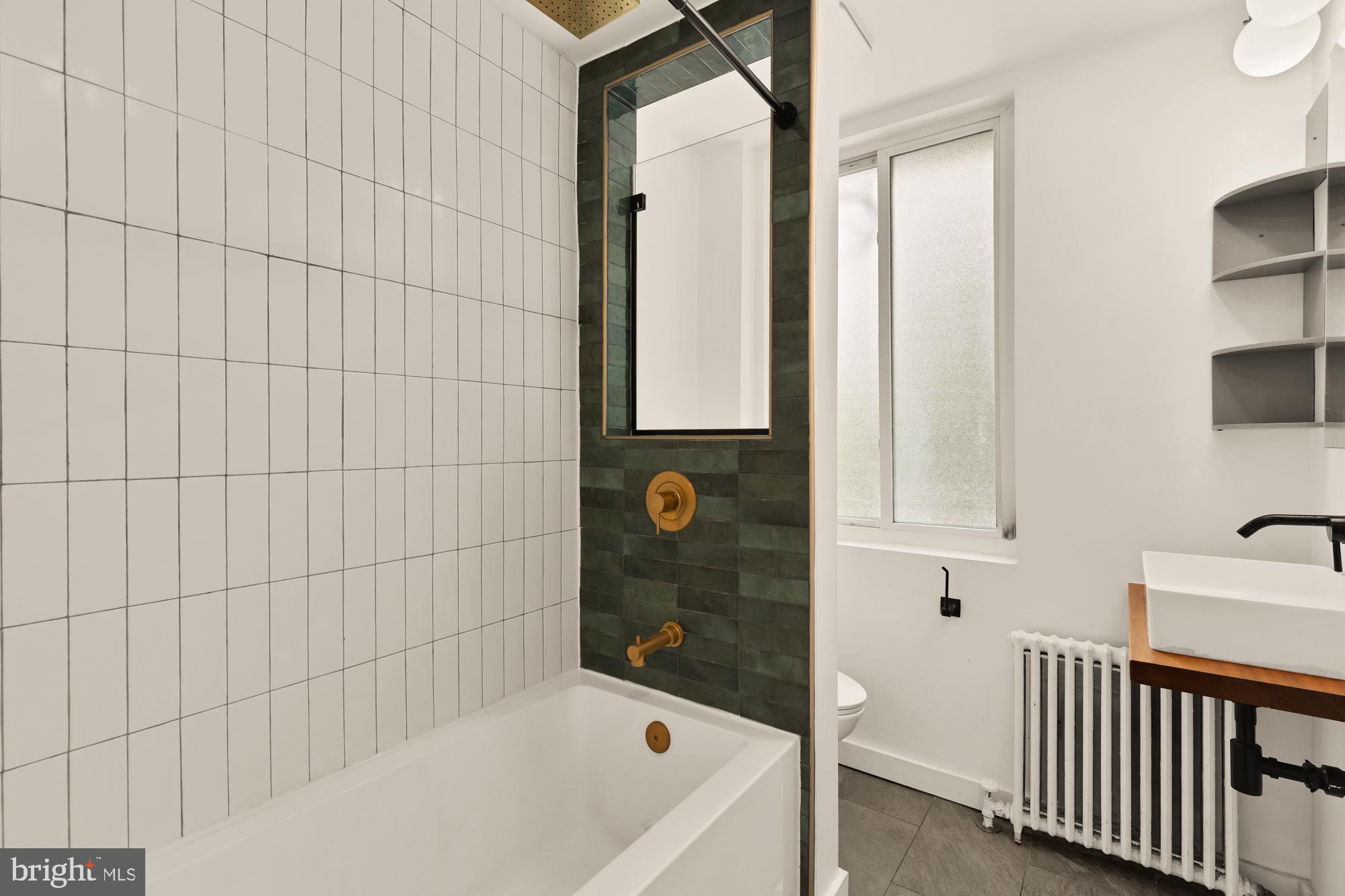 215 HAWAII AVENUE NE