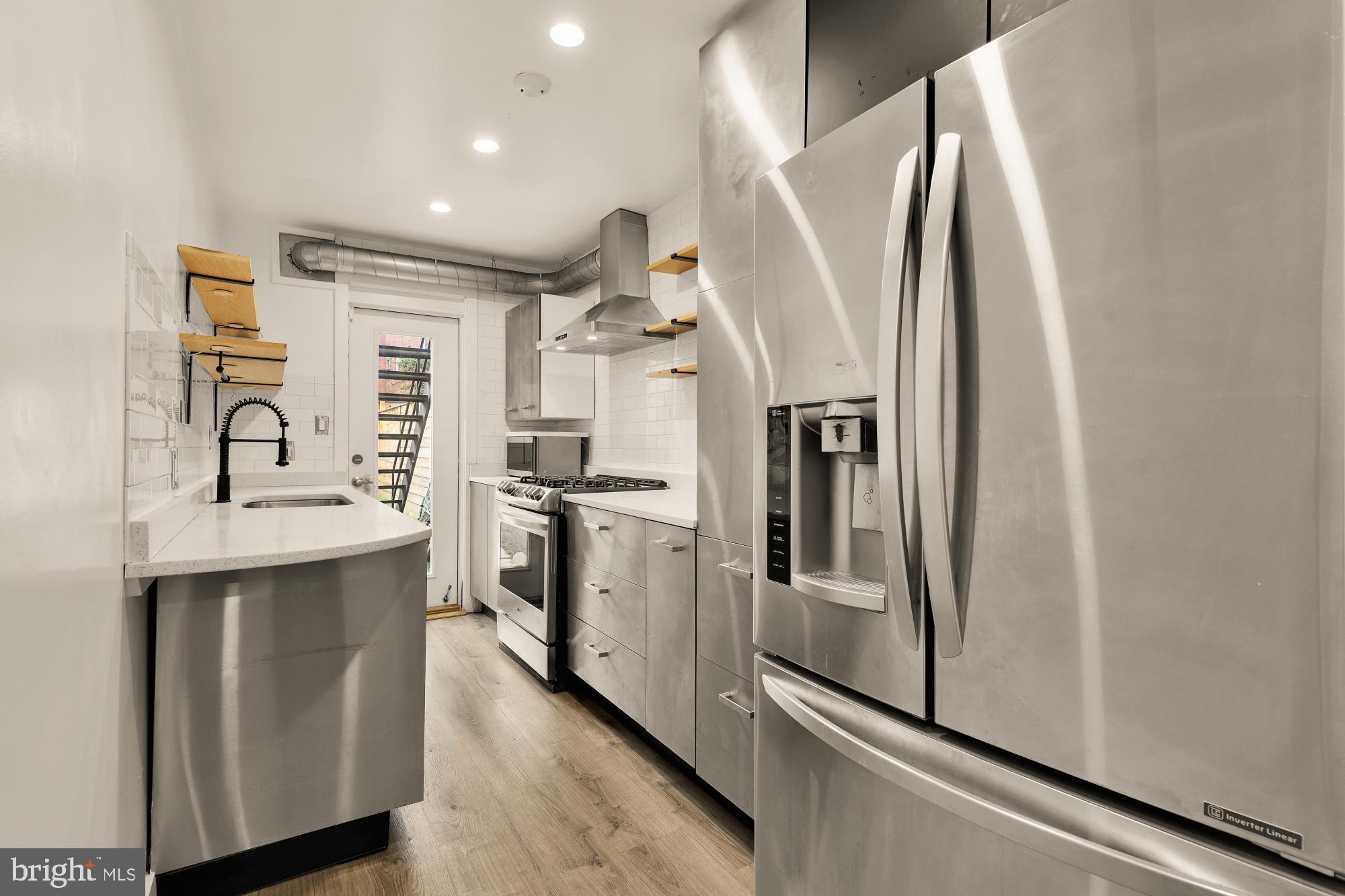 215 HAWAII AVENUE NE