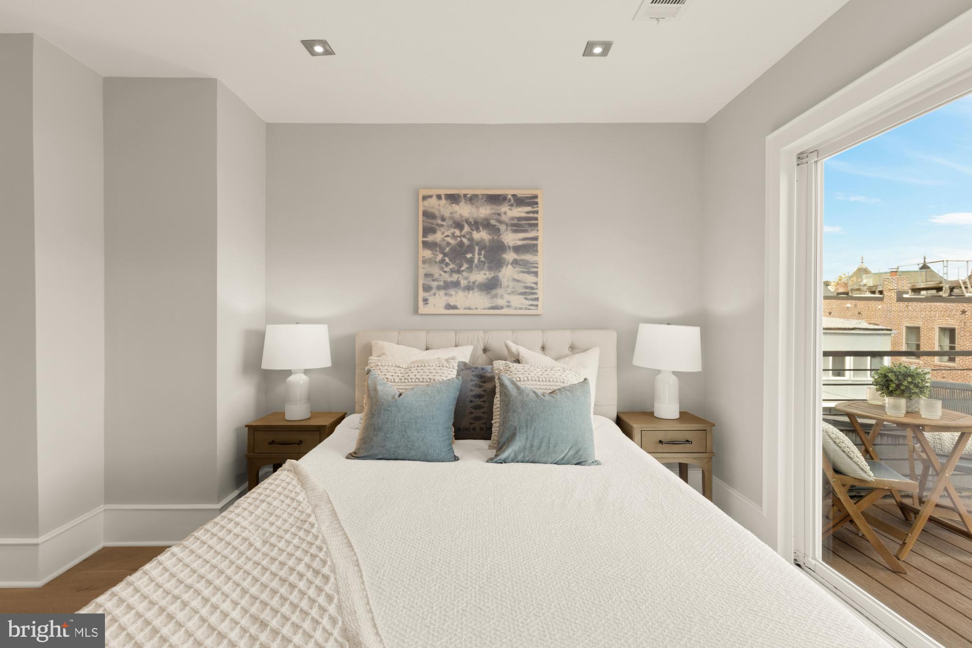 1735 1ST STREET NW 2