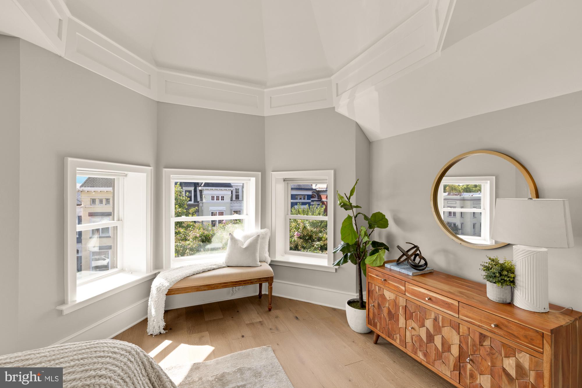 1735 1ST STREET NW 2