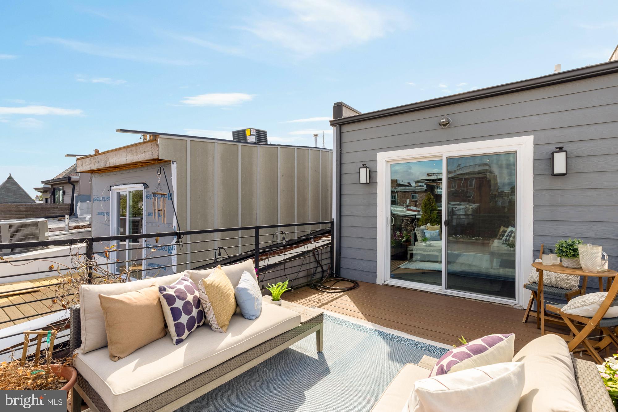 1735 1ST STREET NW 2