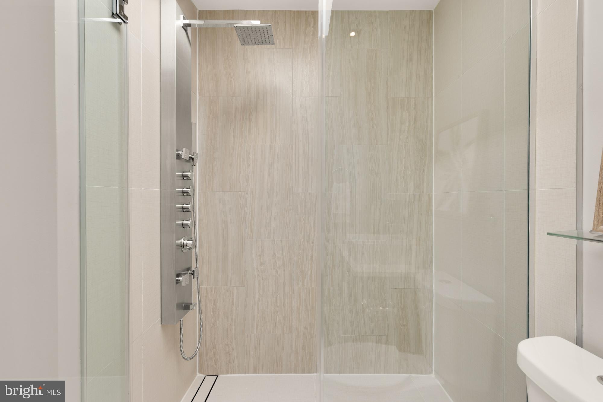 1735 1ST STREET NW 2