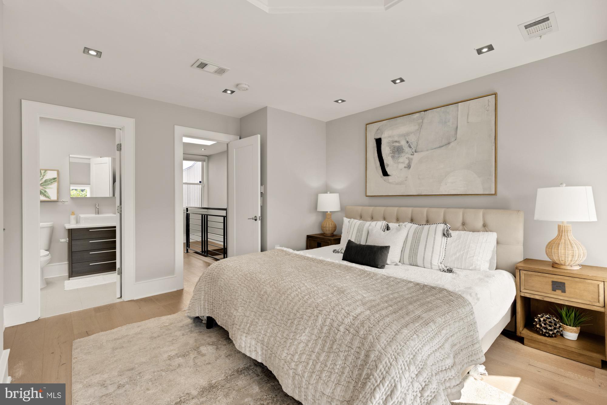 1735 1ST STREET NW 2