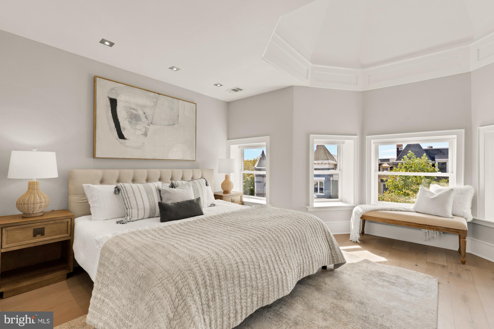 1735 1ST STREET NW 2