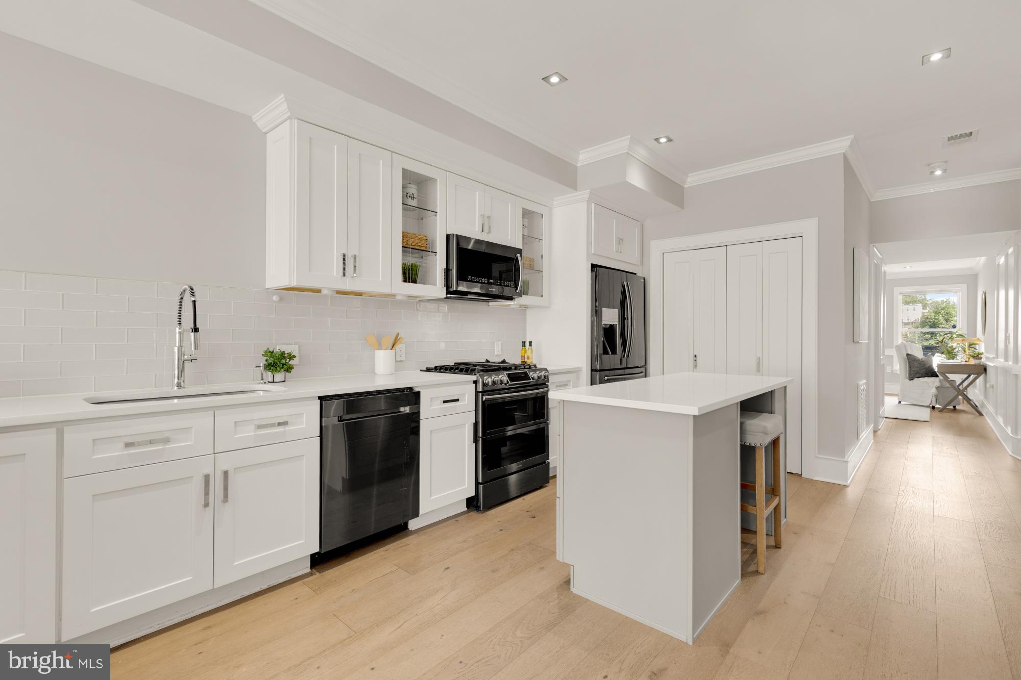 1735 1ST STREET NW 2