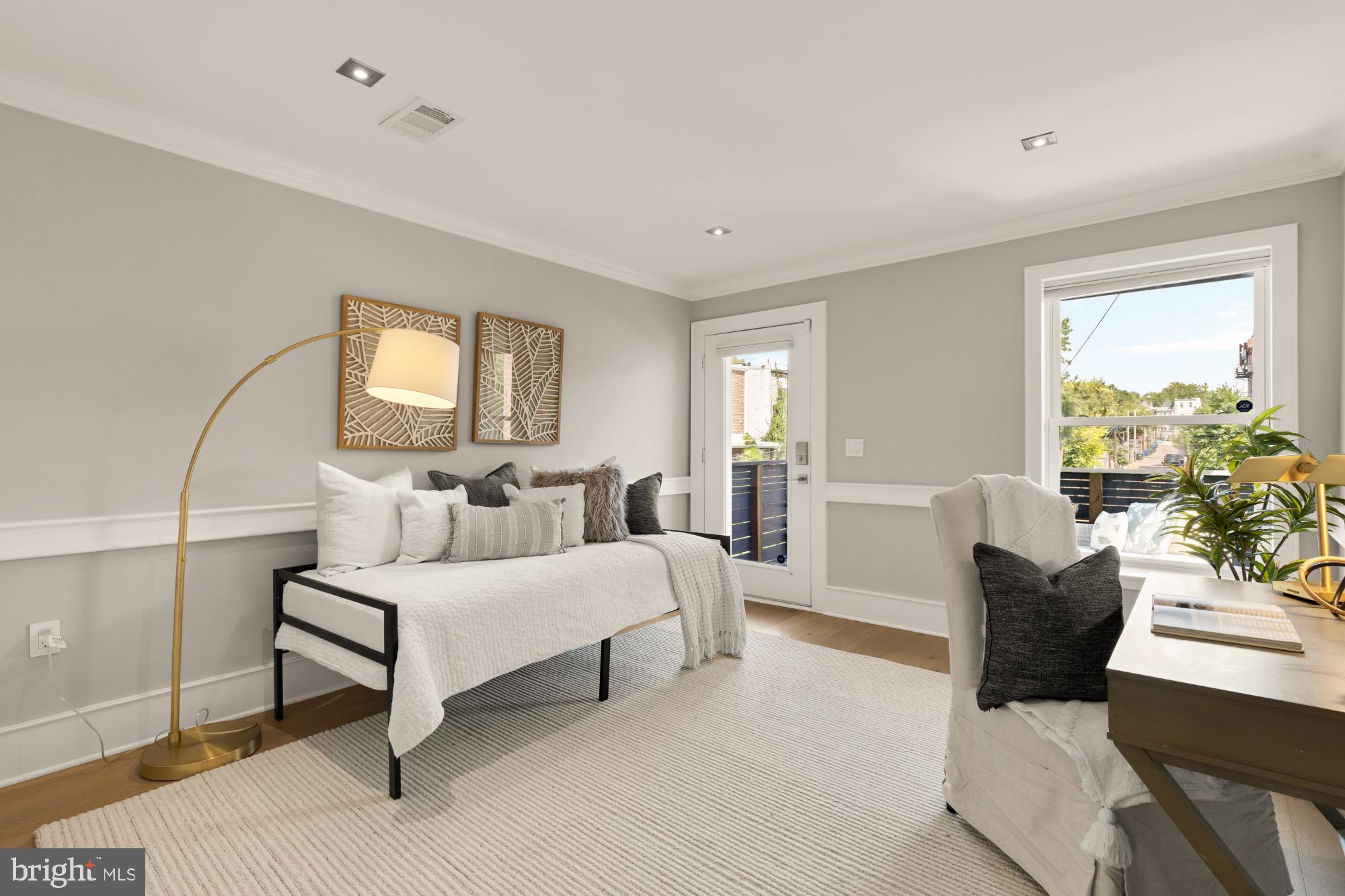 1735 1ST STREET NW 2