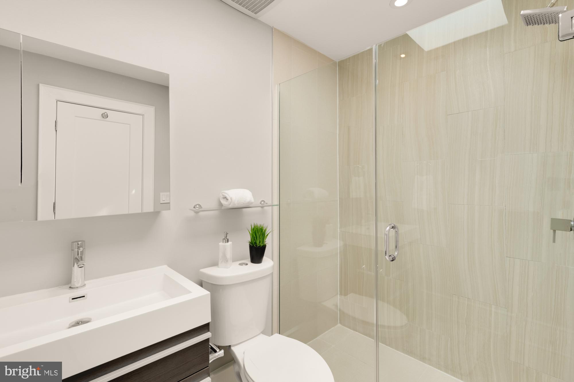 1735 1ST STREET NW 2