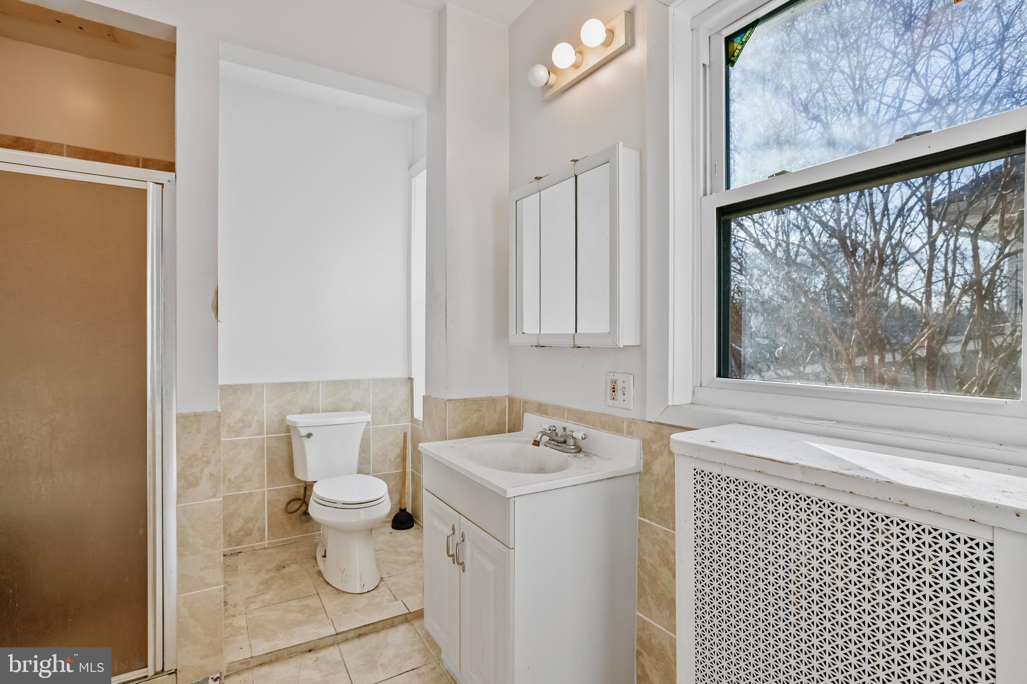 1811 LAWRENCE STREET NE