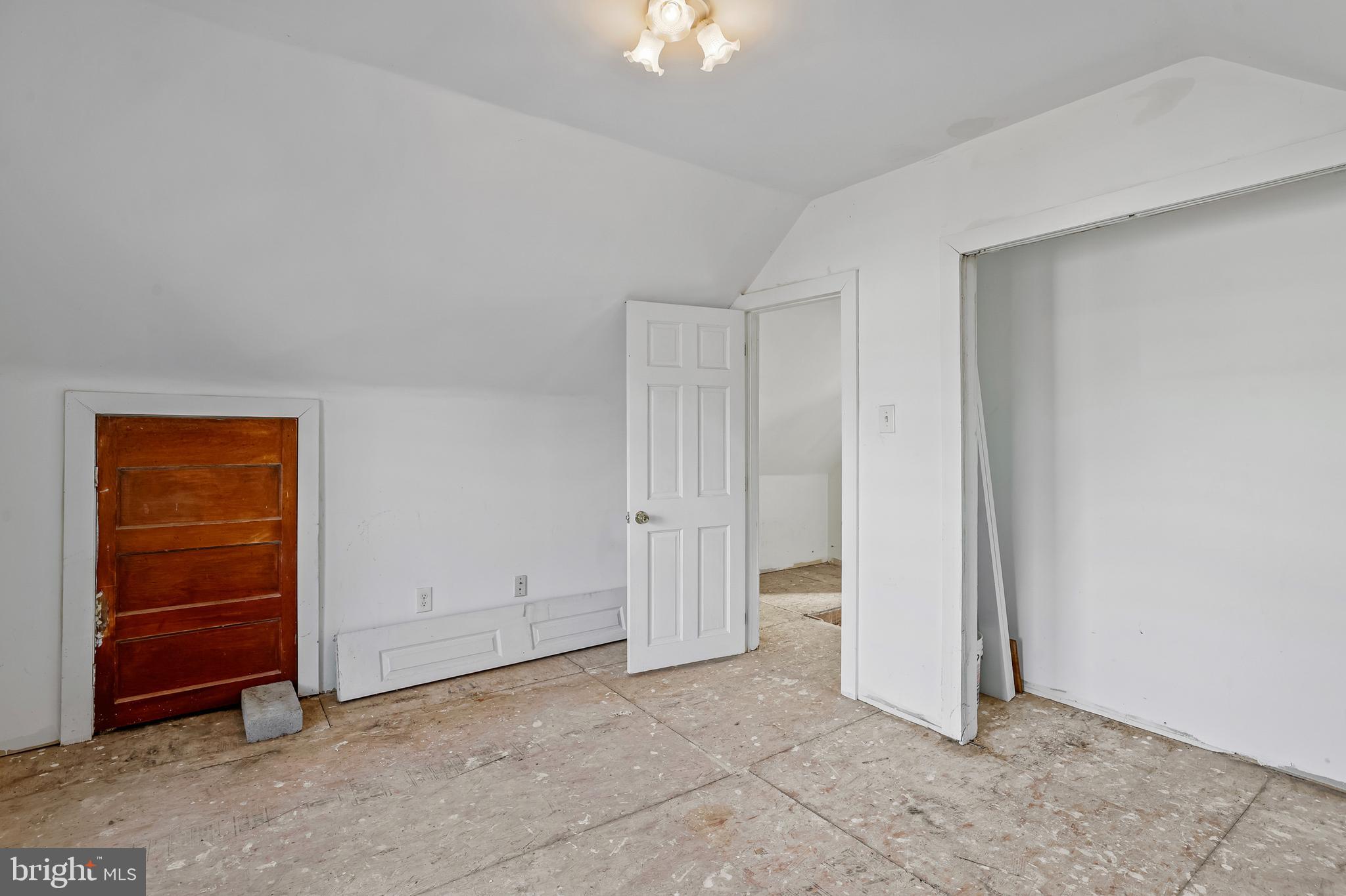 1811 LAWRENCE STREET NE