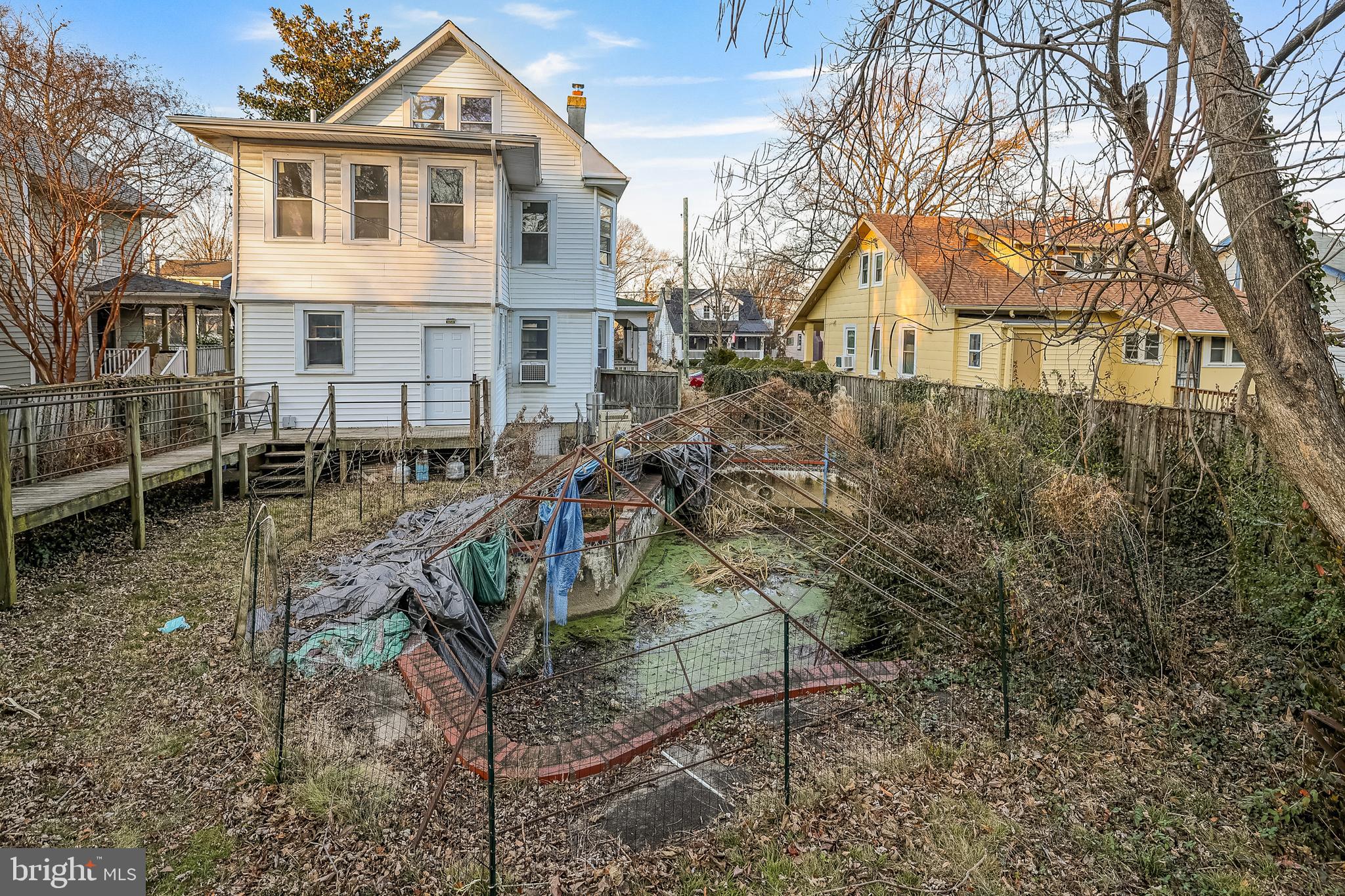 1811 LAWRENCE STREET NE