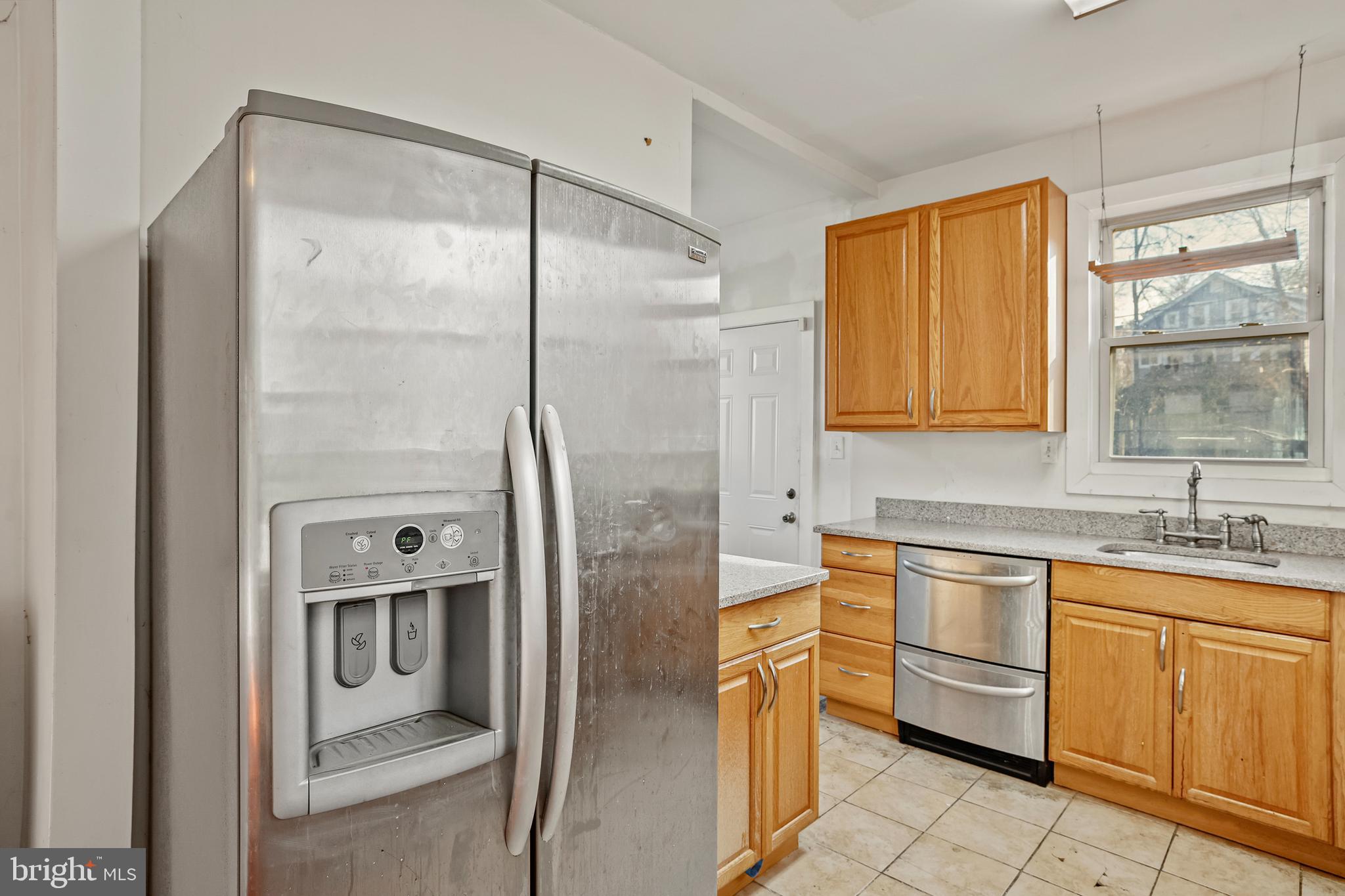 1811 LAWRENCE STREET NE