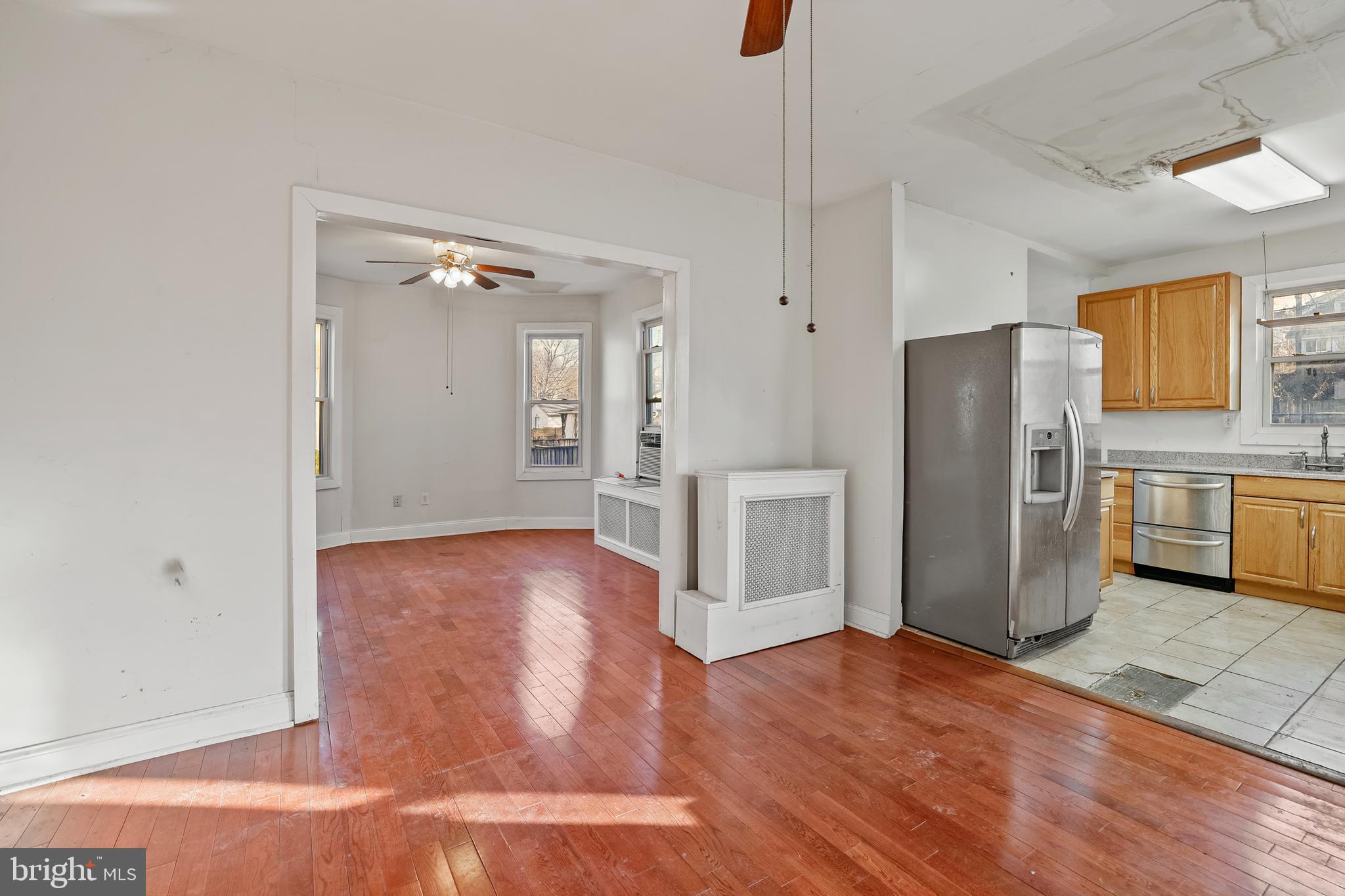 1811 LAWRENCE STREET NE