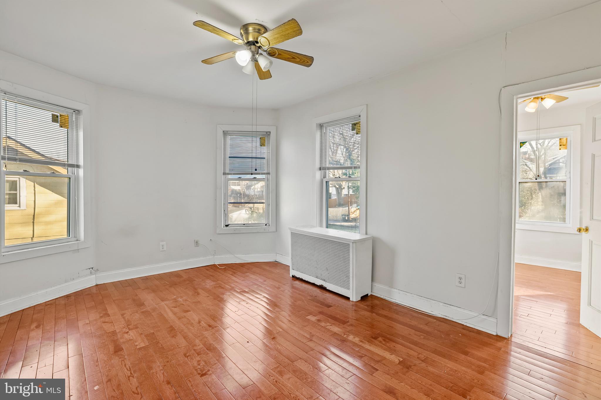 1811 LAWRENCE STREET NE