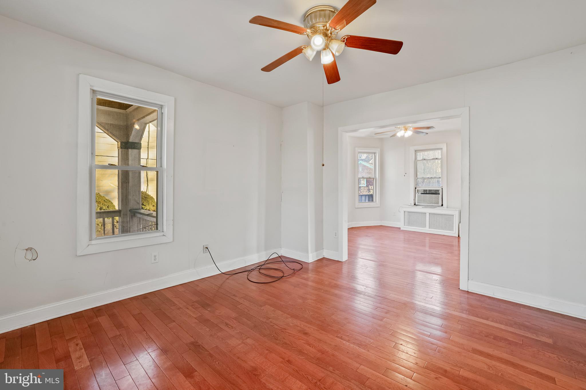 1811 LAWRENCE STREET NE