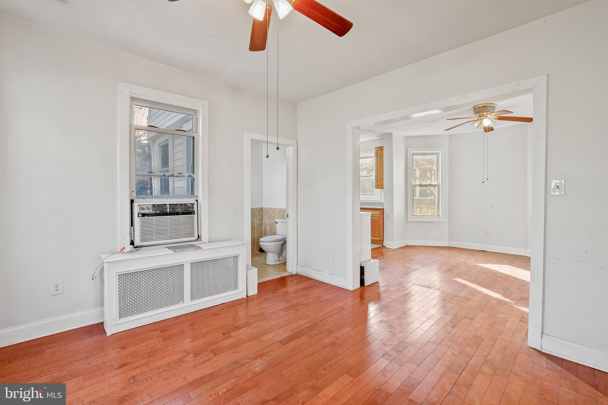 1811 LAWRENCE STREET NE