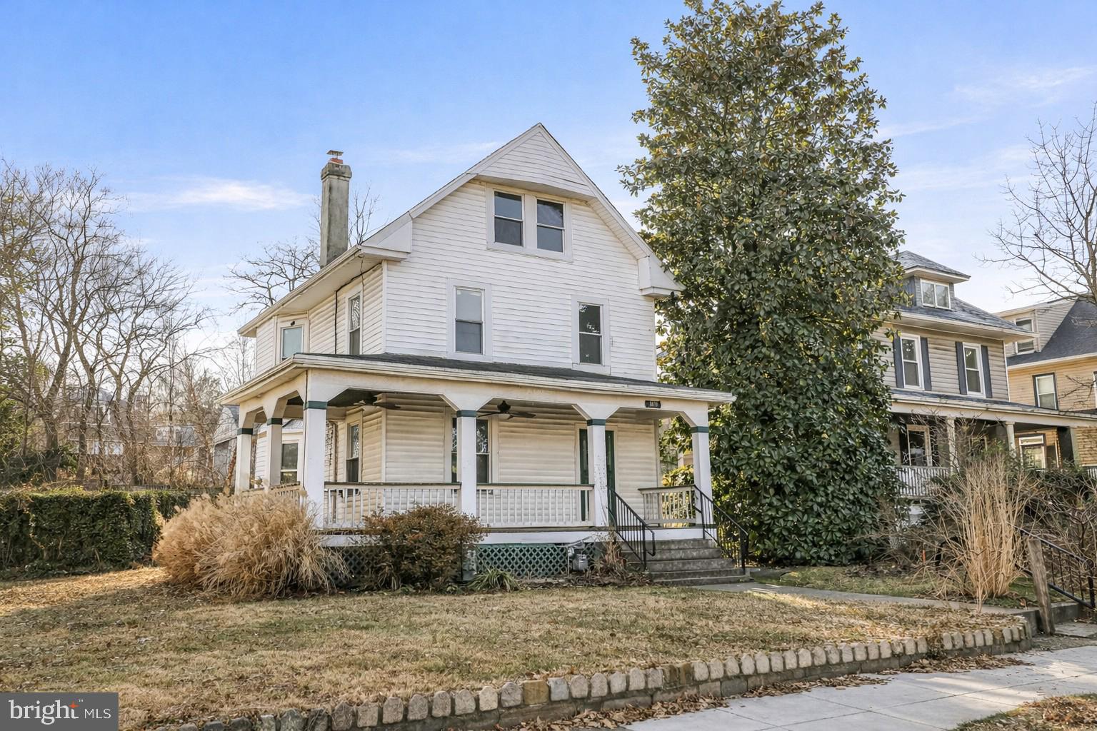 1811 LAWRENCE STREET NE