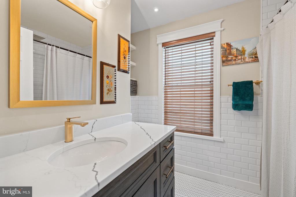 30 T STREET NE 2