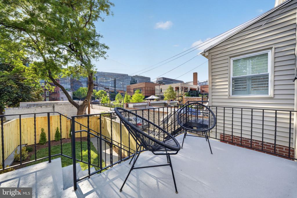 610 3RD STREET NE