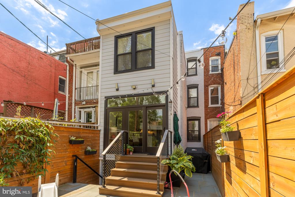 3361 18TH STREET NW