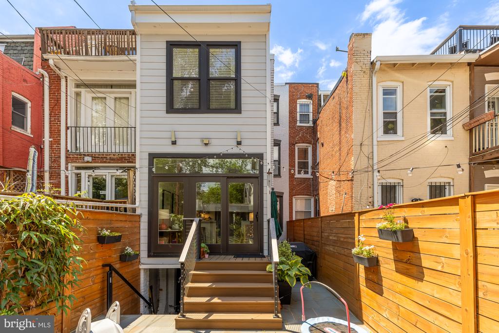 3361 18TH STREET NW