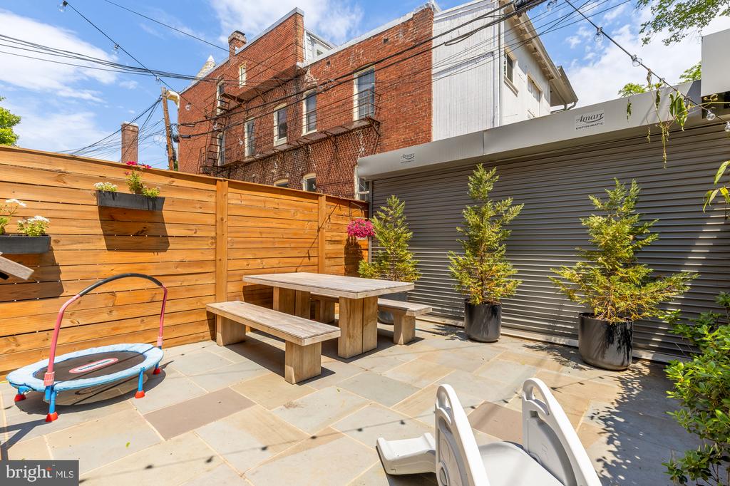 3361 18TH STREET NW