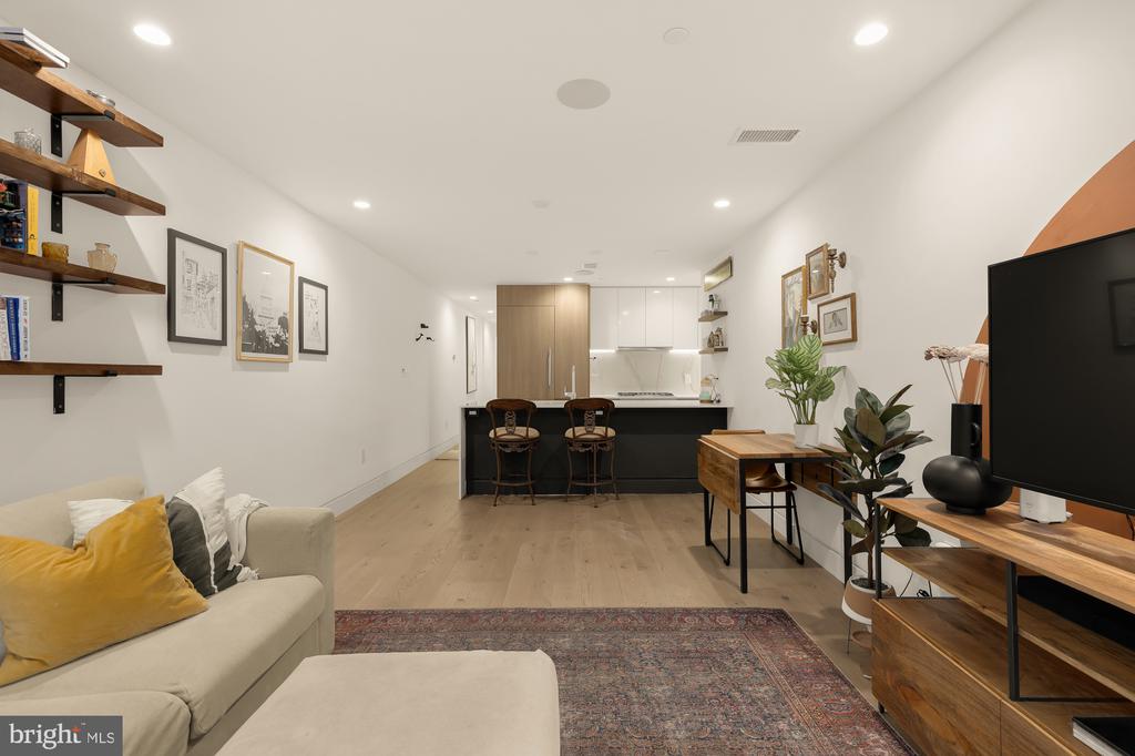 4013 DAVIS PLACE NW Unit: 1