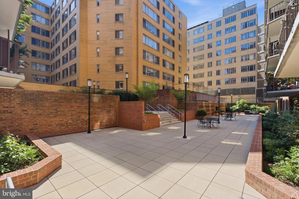 1718 P STREET NW Unit: 809