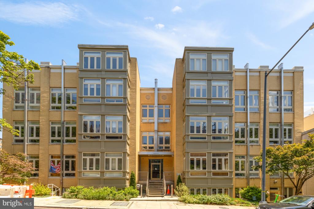 2363 CHAMPLAIN STREET NW Unit: 3