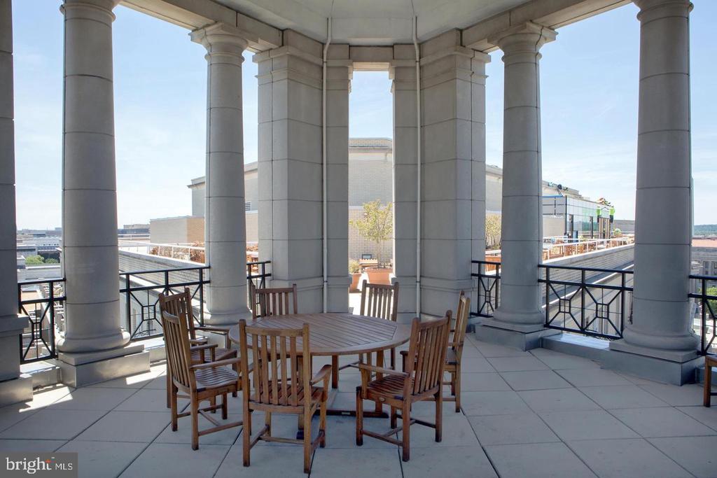 601 PENNSYLVANIA AVENUE NW Unit: 1003