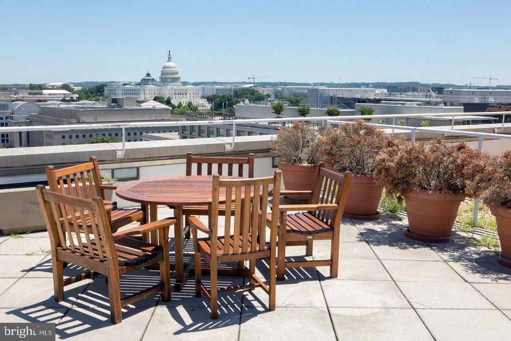 601 PENNSYLVANIA AVENUE NW Unit: 1003