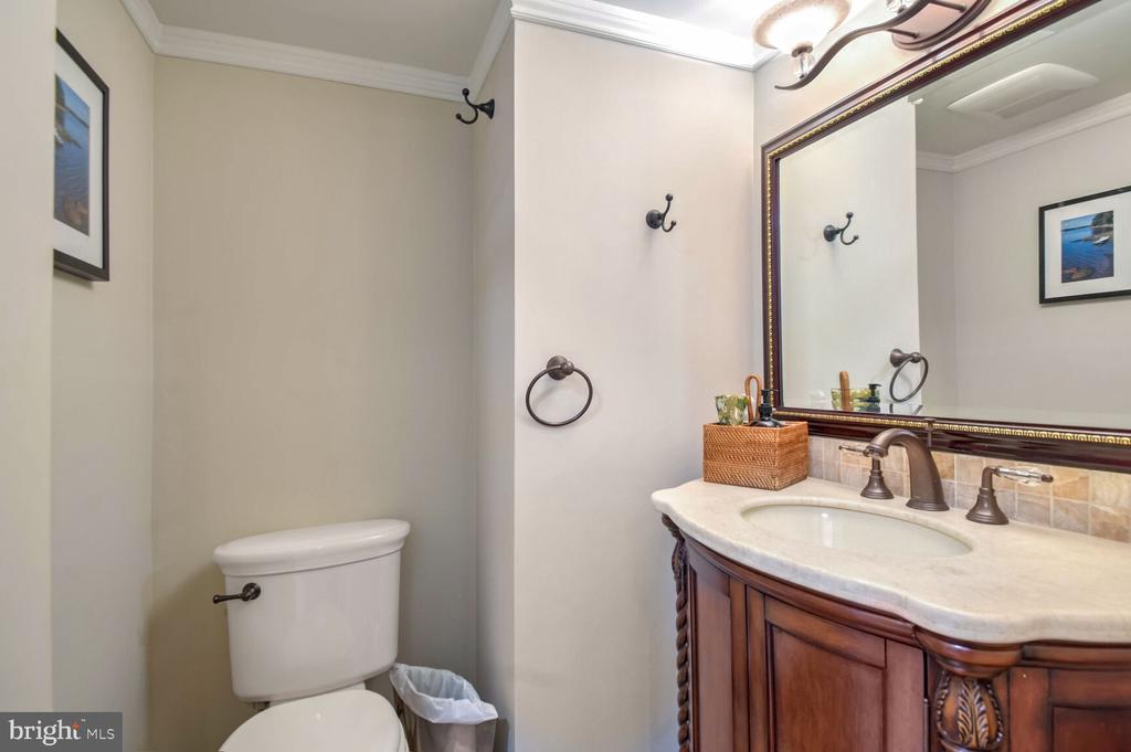 601 PENNSYLVANIA AVENUE NW Unit: 1003
