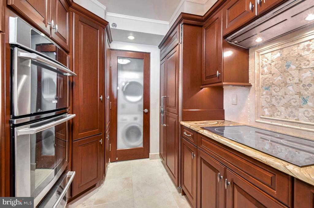 601 PENNSYLVANIA AVENUE NW Unit: 1003