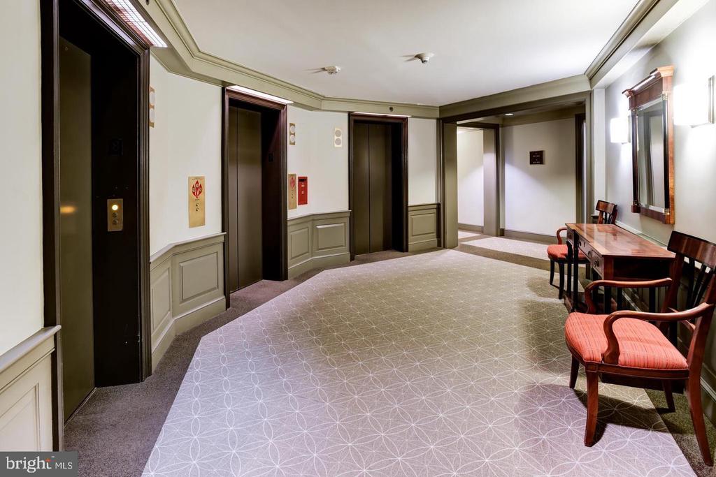 601 PENNSYLVANIA AVENUE NW Unit: 1003