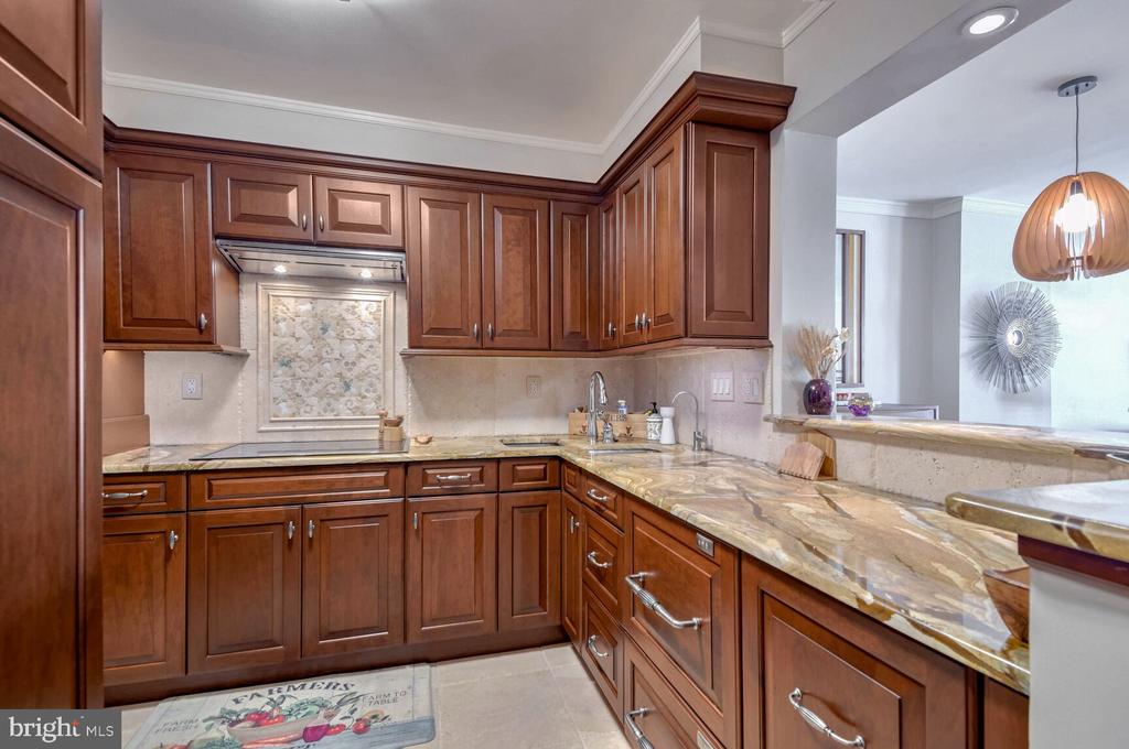 601 PENNSYLVANIA AVENUE NW Unit: 1003