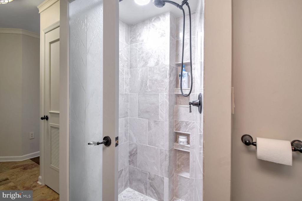 601 PENNSYLVANIA AVENUE NW Unit: 1003