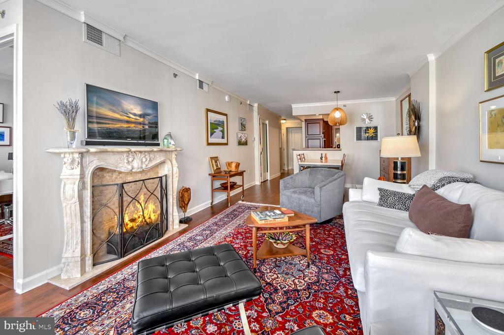 601 PENNSYLVANIA AVENUE NW Unit: 1003