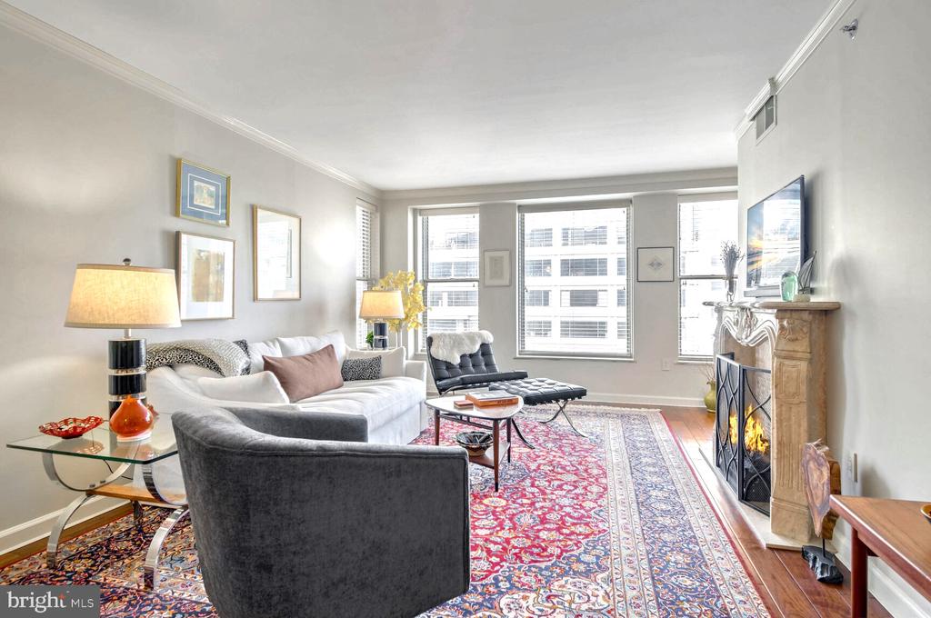 601 PENNSYLVANIA AVENUE NW Unit: 1003