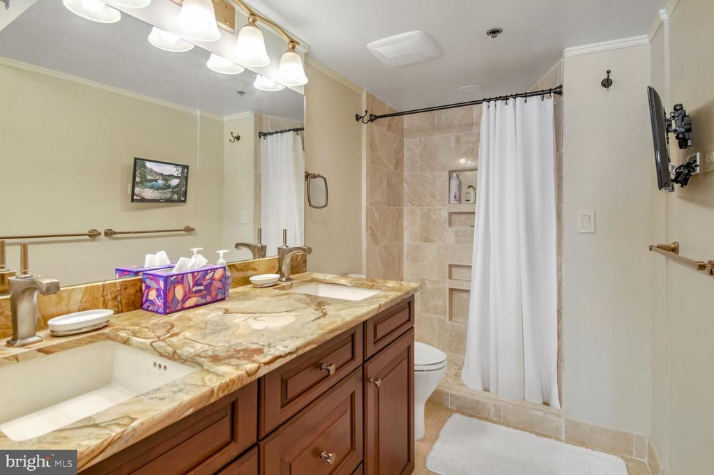 601 PENNSYLVANIA AVENUE NW Unit: 1003