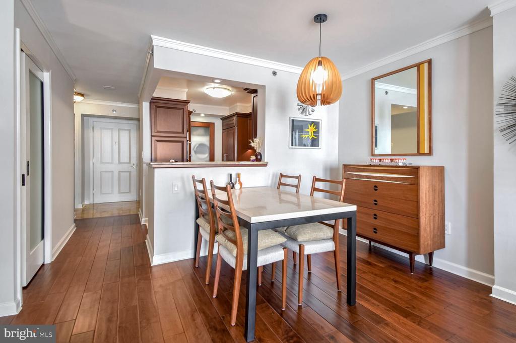 601 PENNSYLVANIA AVENUE NW Unit: 1003