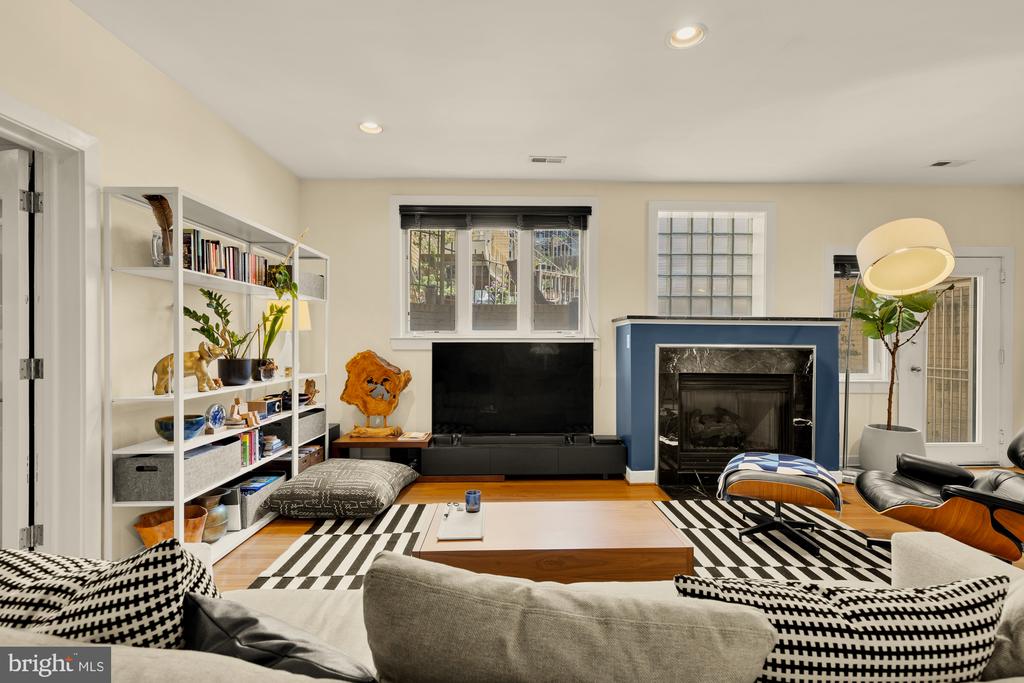 2363 CHAMPLAIN STREET NW Unit: 3