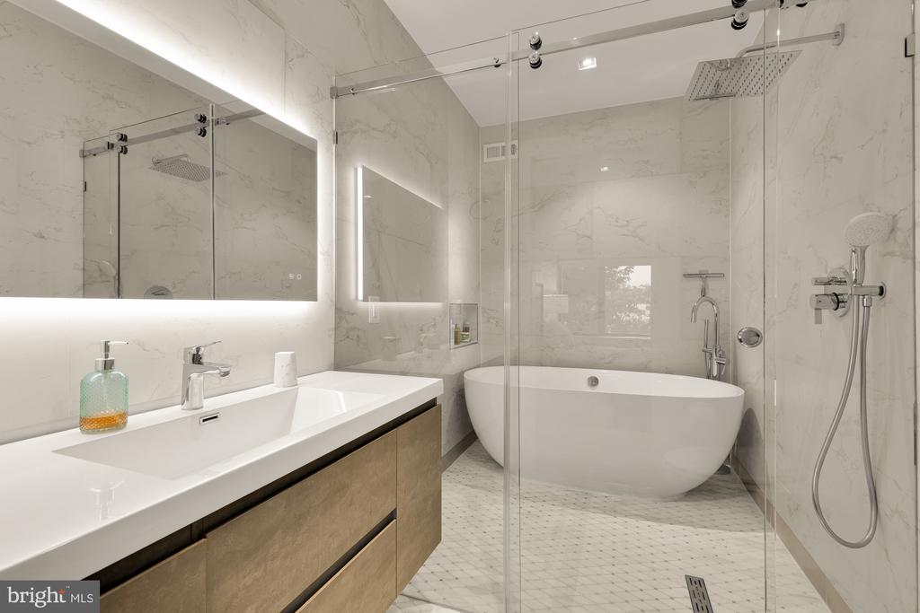 1530 3RD STREET NW Unit: 2