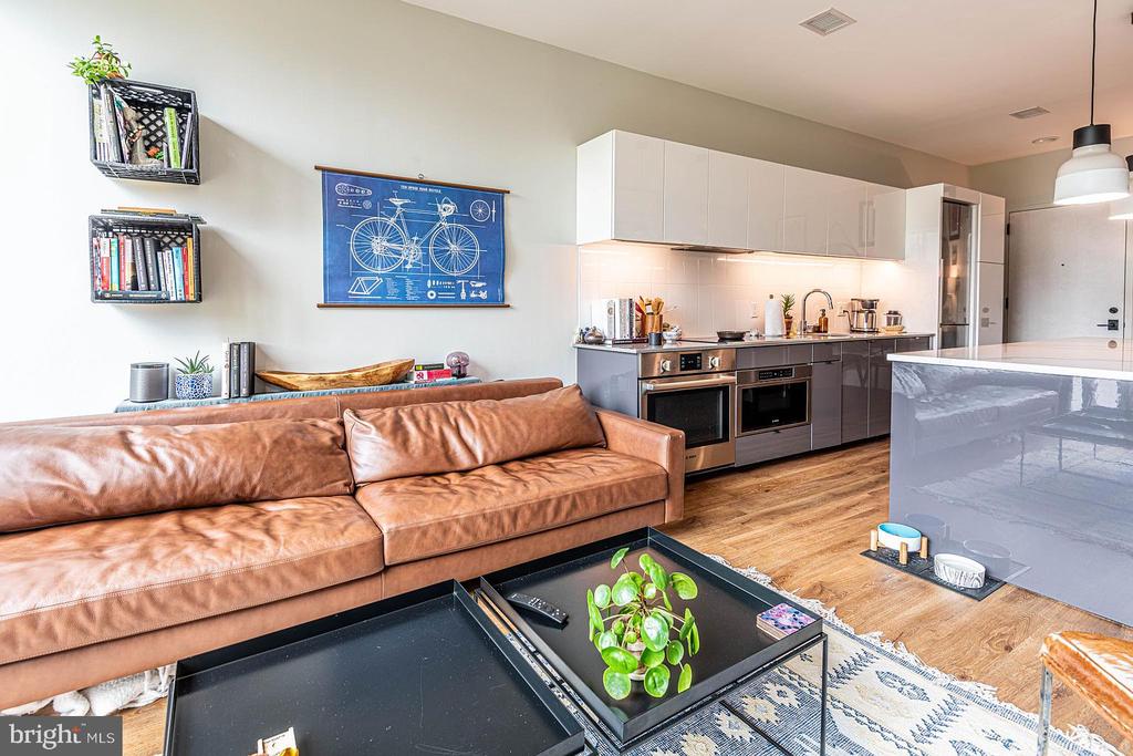 57 N NW Unit: 320