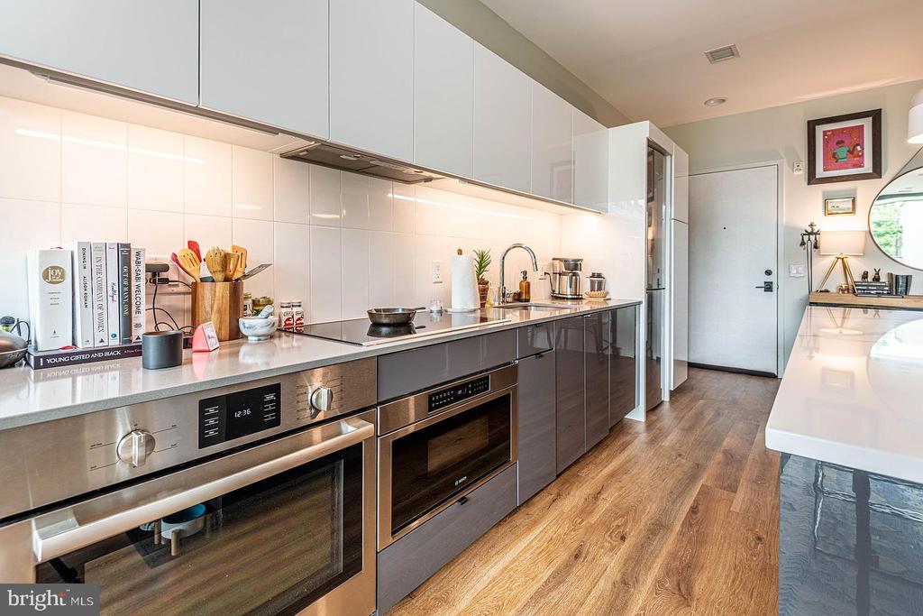 57 N NW Unit: 320