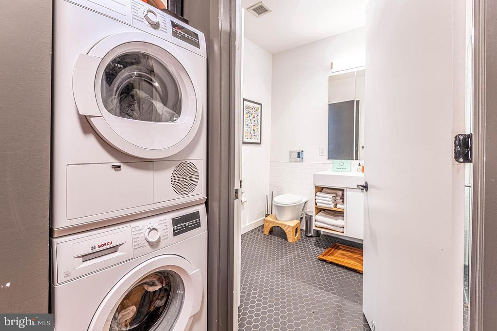 57 N NW Unit: 320