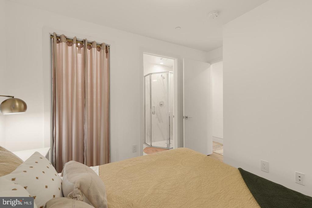 4013 DAVIS PLACE NW Unit: 1