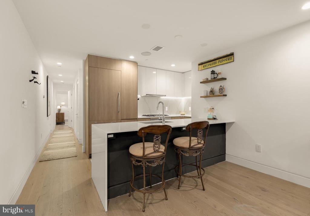 4013 DAVIS PLACE NW Unit: 1